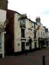 Cowes1.jpg (37438 octets)